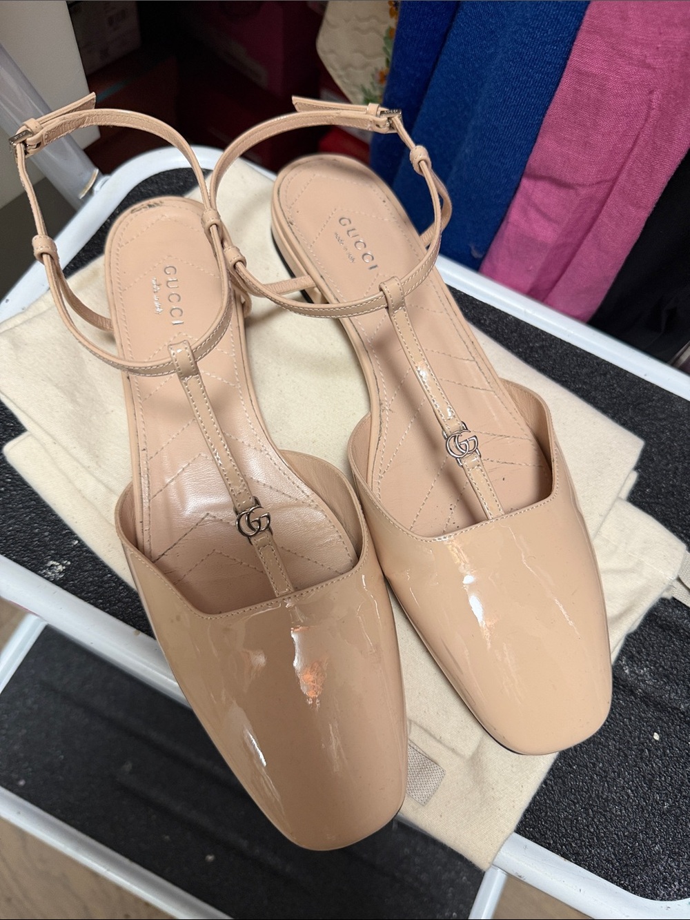Gucci Nude Patent Leather T-Strap Mules sz40